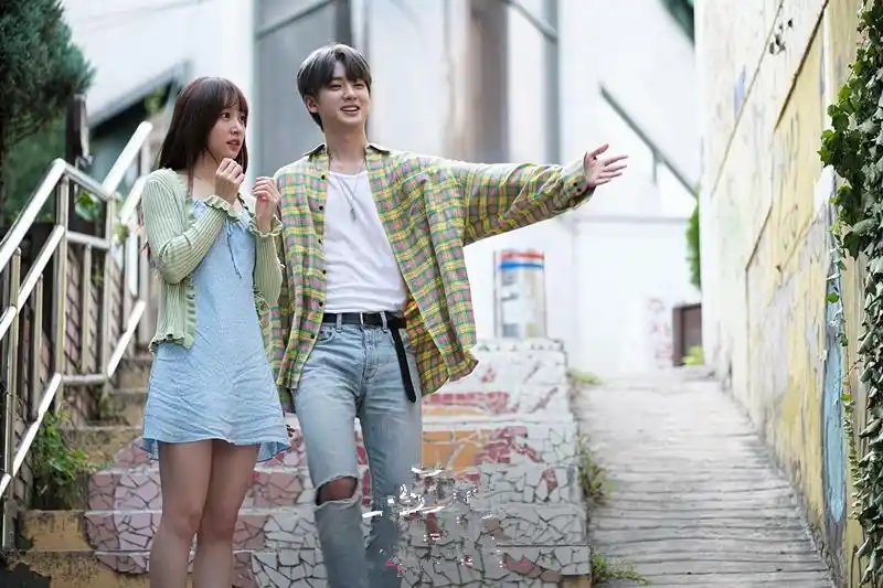 韩剧写娱乐圈的_韩国女团电视剧 过气女团剧情 流量明星真相